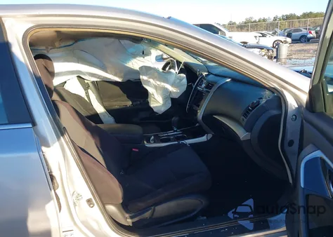 2013 Nissan Altima 2.5 S z USA, uszkodzony, nr VIN 1N4AL3AP1DC913918